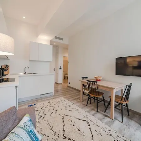 1 Bedroom Centre Rue D'antibes * Cannes