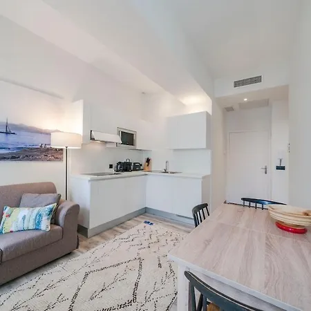 1 Bedroom Centre Rue D'antibes Apartmán Cannes
